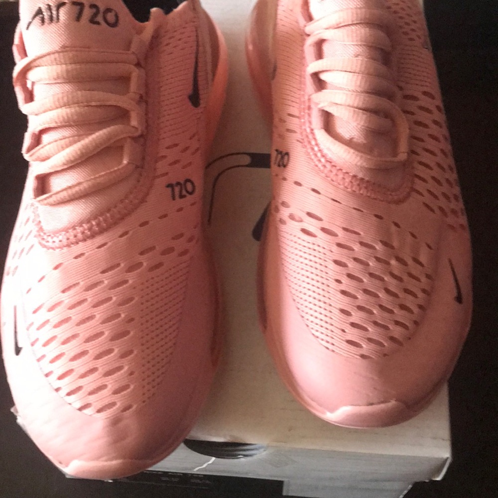 Women air Mike 720
